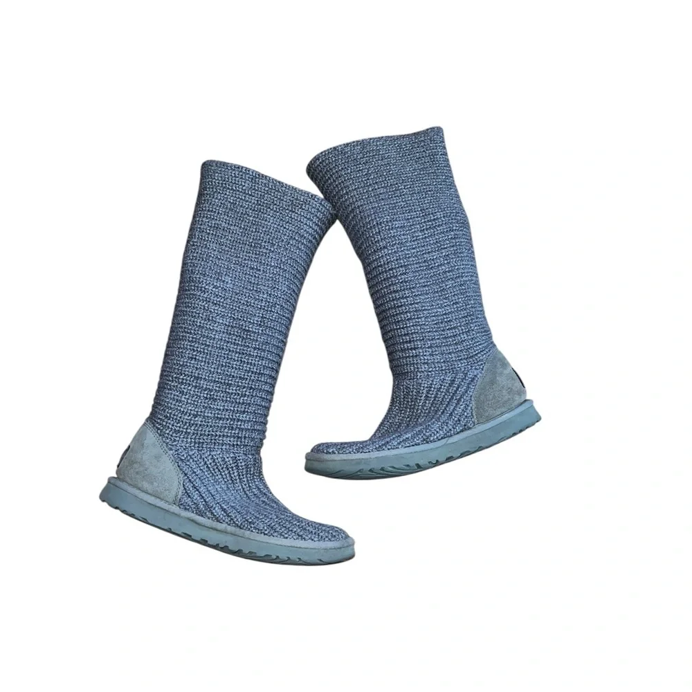 Ugg Classic Cozy Gray Knit Boots Size 8